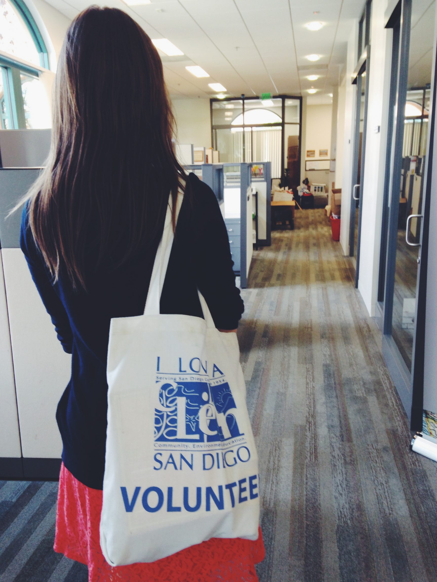 Director of Education, Sam, returning to the ILACSD office with her reusable bag!